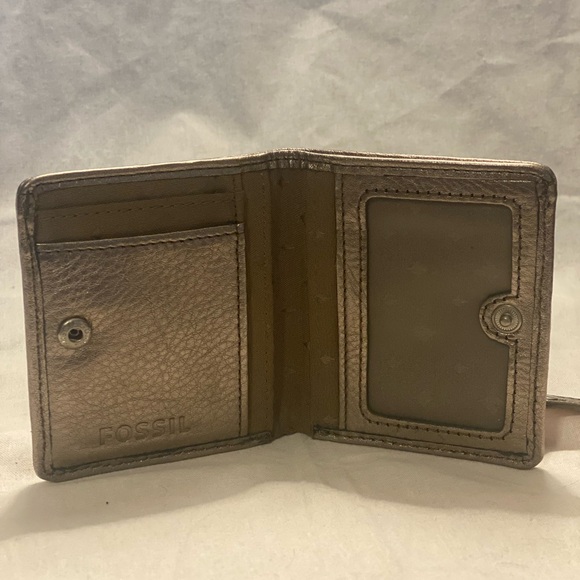 Fossil Bifold Ladies Wallet - Picture 2 of 6